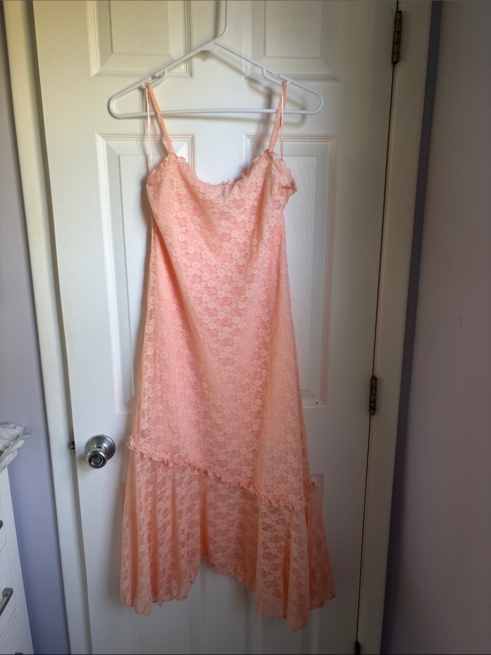 Old Navy Women's Lace Spaghetti Strap Dress in Peach - Size Small Tall
